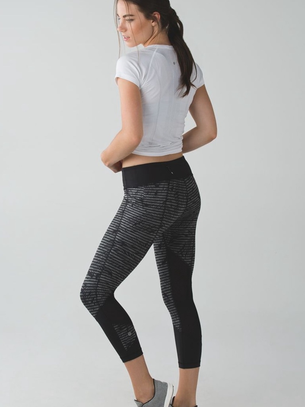 🖤 Lululemon Pace Rival Crop Full-On Luxtreme Stripe Slate Black Leggings Size 6